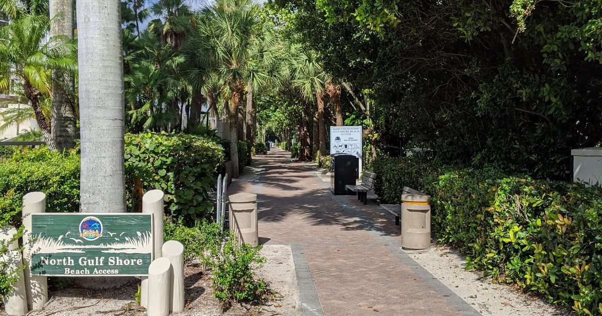 Seagate Drive Beach Access in Naples FL