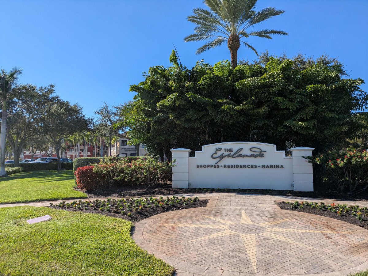 The esplanade shoppes marco island