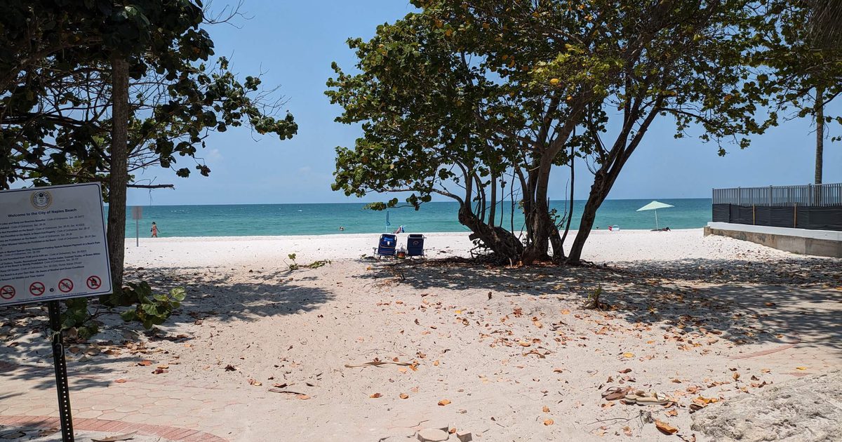 Vedado Way Beach Access in Naples FL